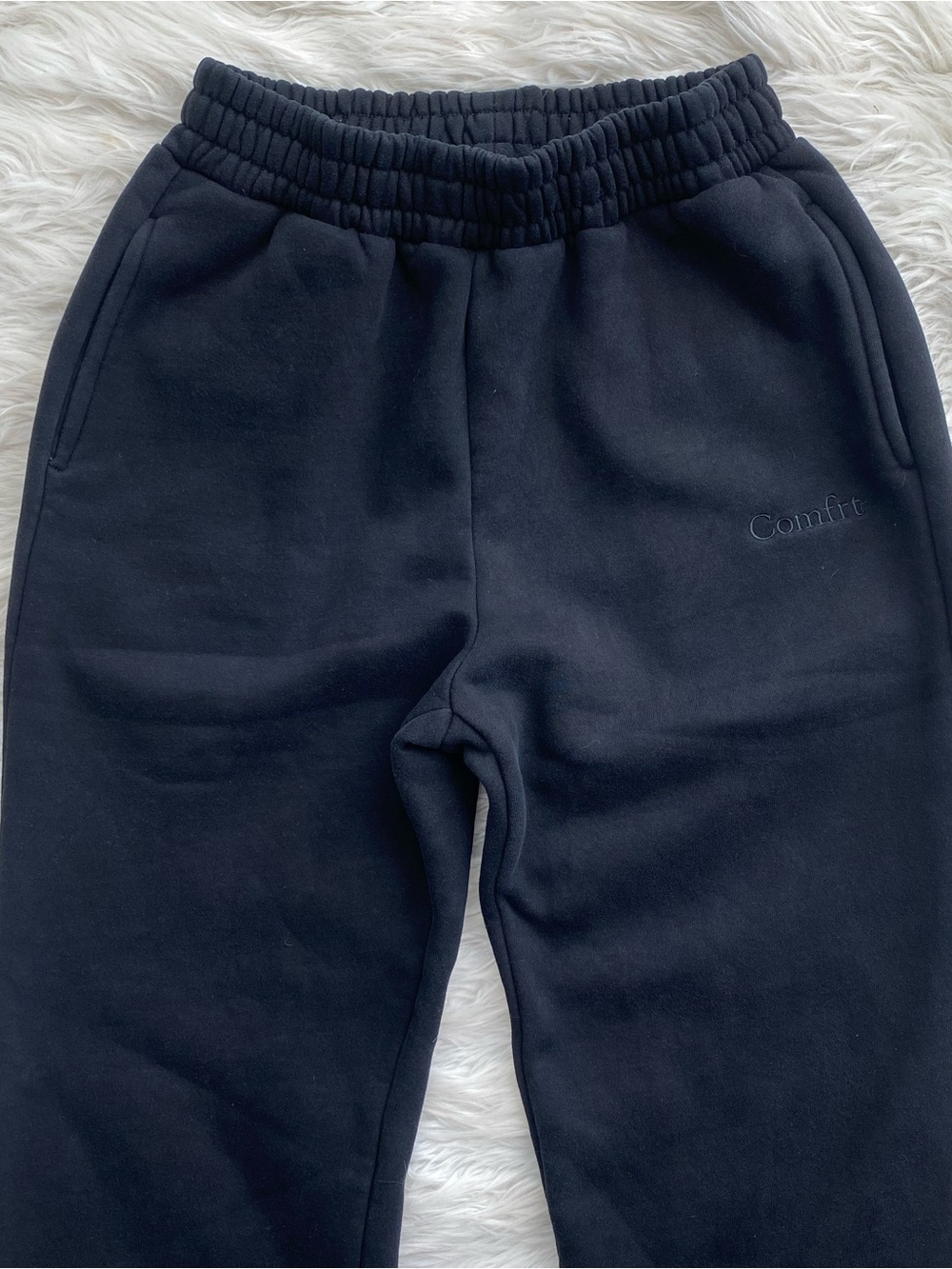Comfrt | Black Signature Hoodie & Sweatpant Set - Picture 11 of 15